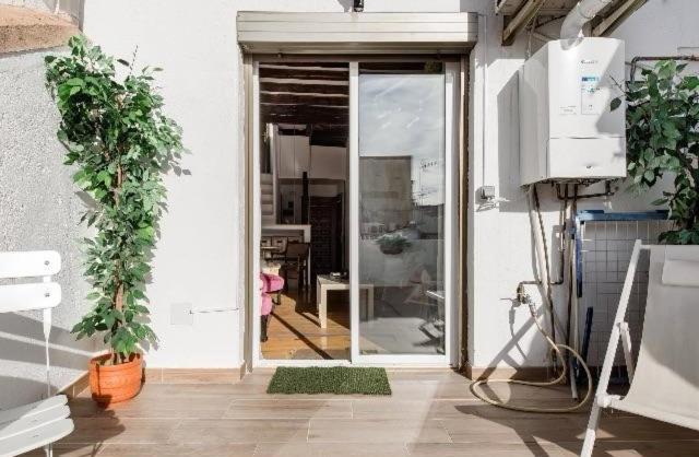 Atico Duplex Con Terraza En Puro Centro, 2 A 8 Pax Apartment Madrid Exterior photo